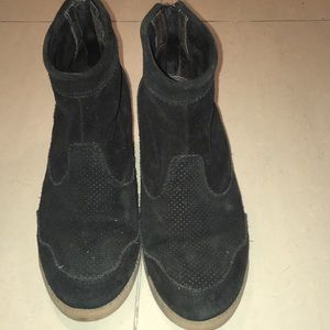 *SOLD* Brusque Booties